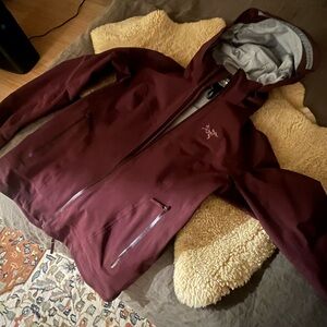 Arc'teryx Women's Ski Jacket in Burgundy